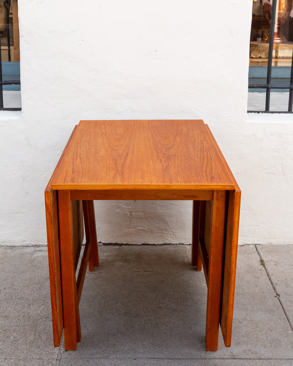 Mid Century Extendable Dining Table