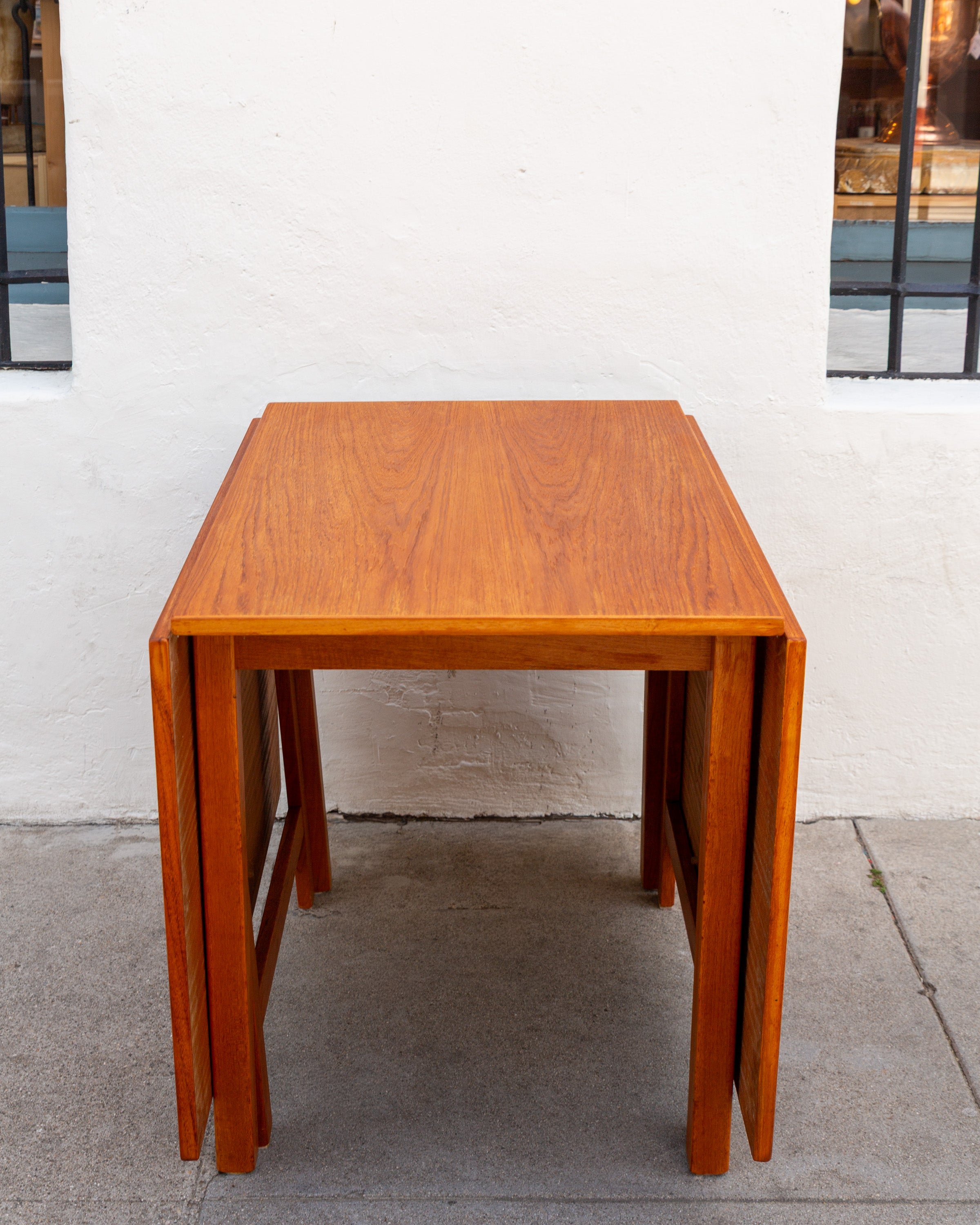 Mid Century Extendable Dining Table