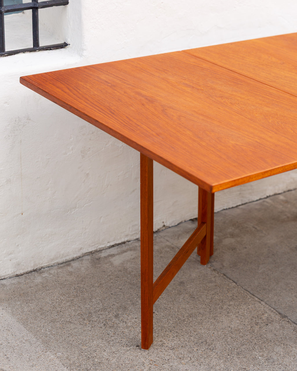 Mid Century Extendable Dining Table