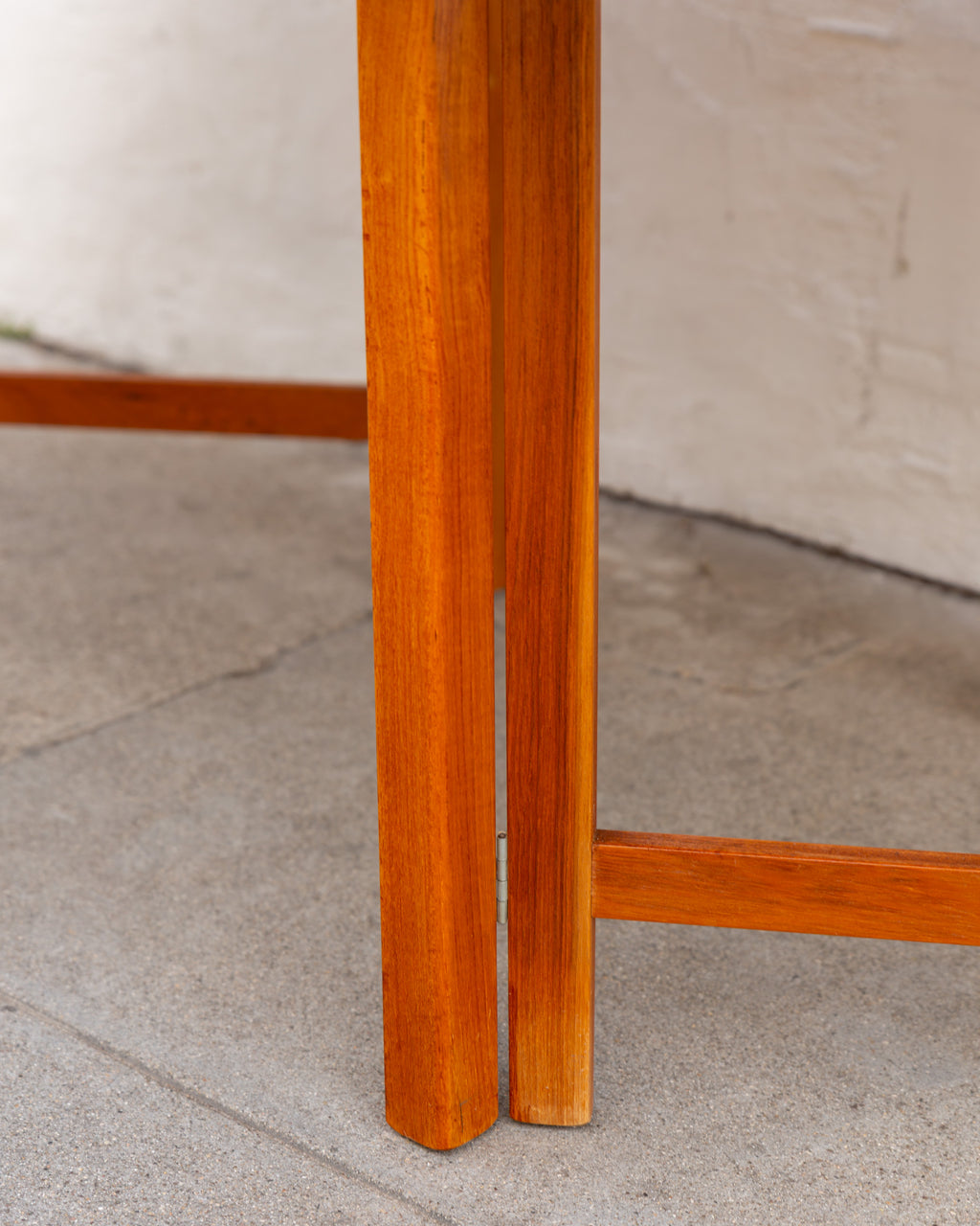 Mid Century Extendable Dining Table