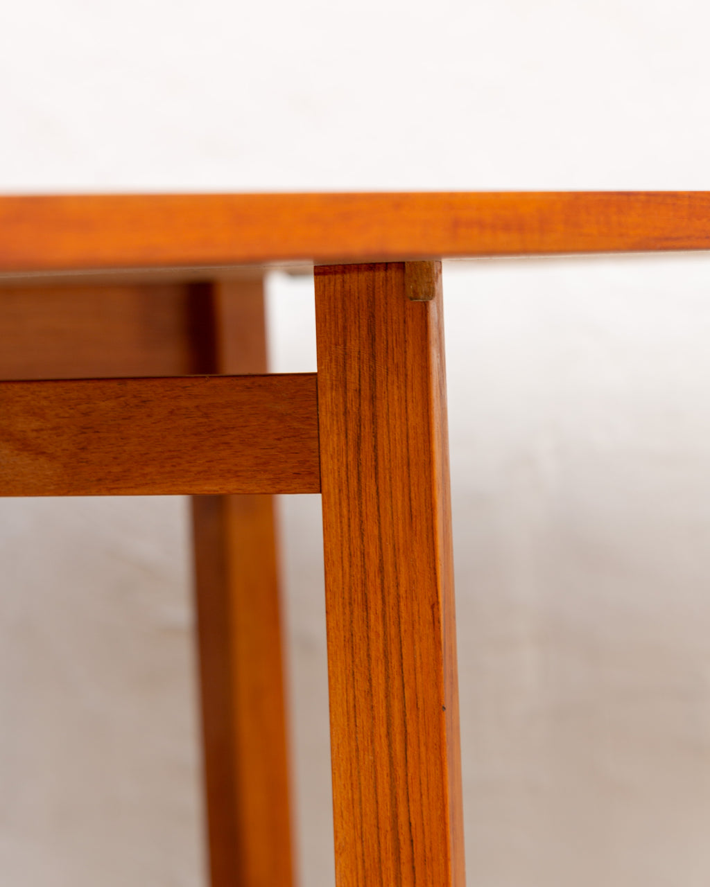 Mid Century Extendable Dining Table