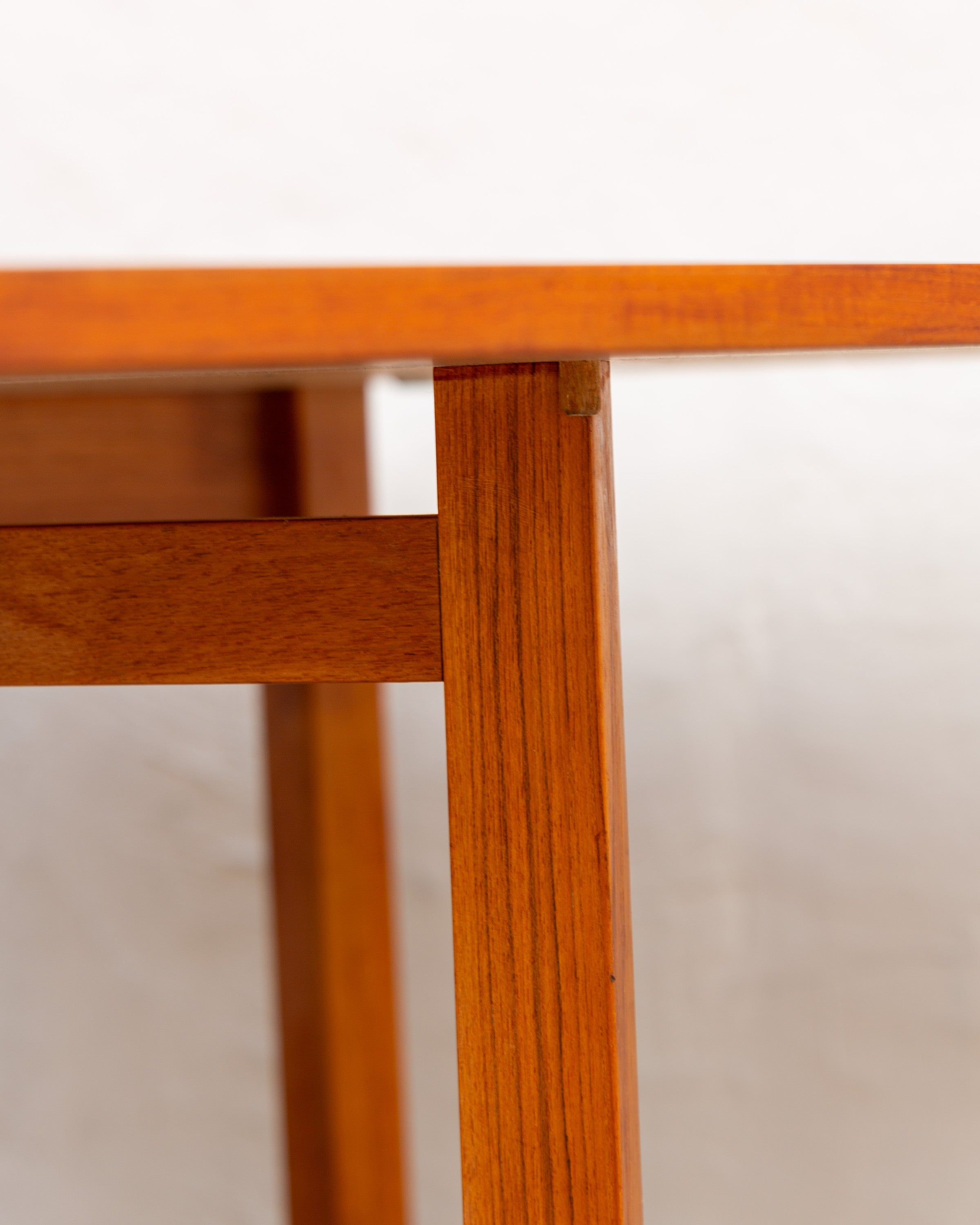 Mid Century Extendable Dining Table
