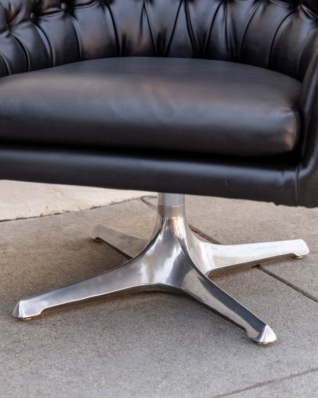 1960s Chromcraft Tufted Swivel Lounge Chair