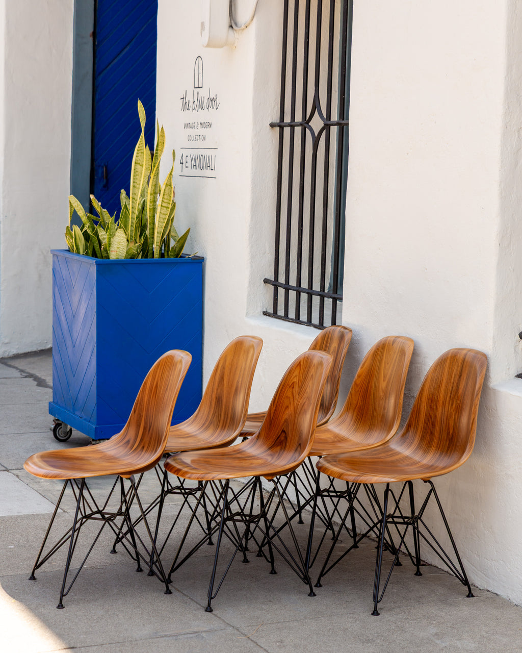 2014 Set of 6 Eames Herman Miller Walnut Shell With Eiffee Base
