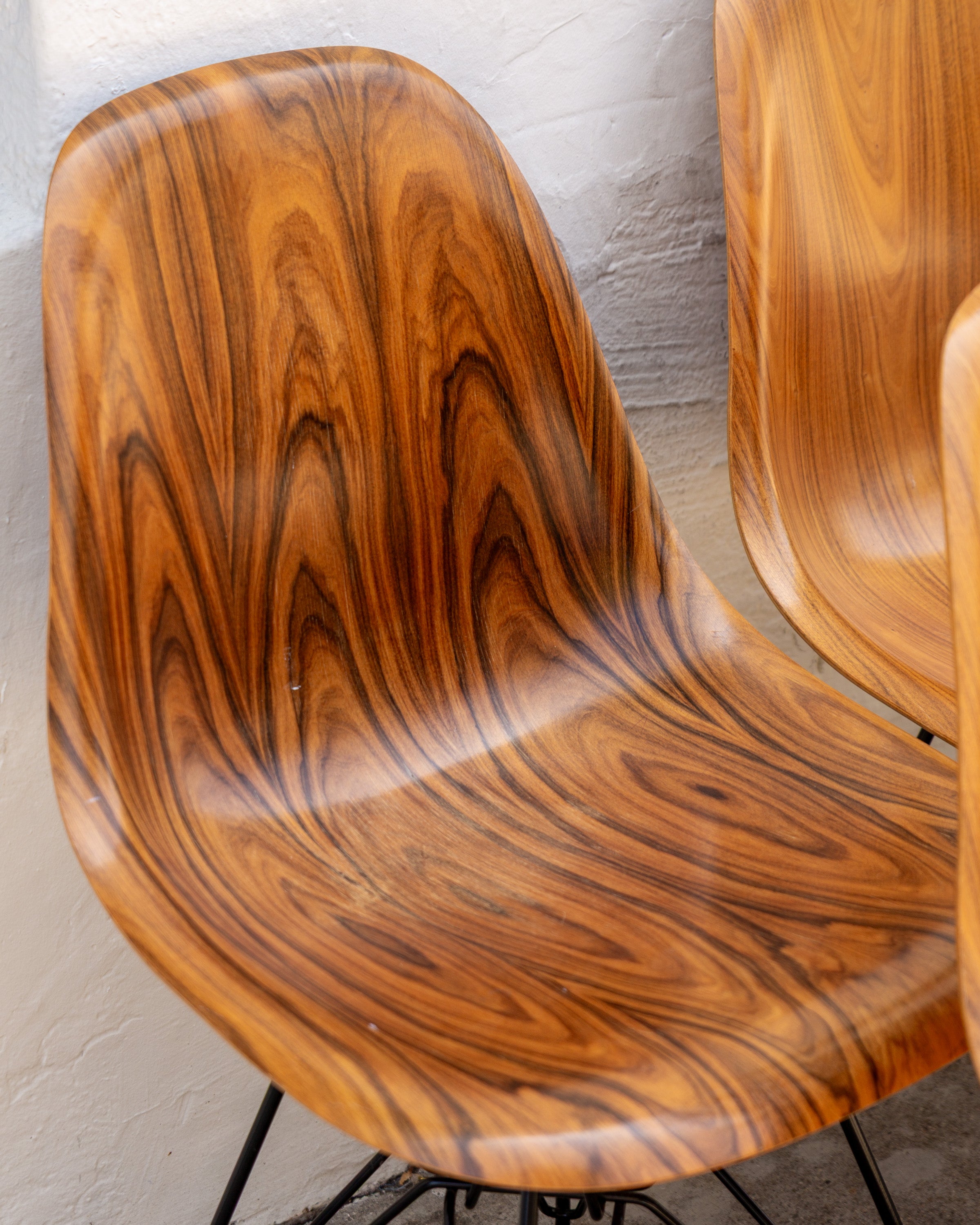2014 Set of 6 Eames Herman Miller Walnut Shell With Eiffee Base