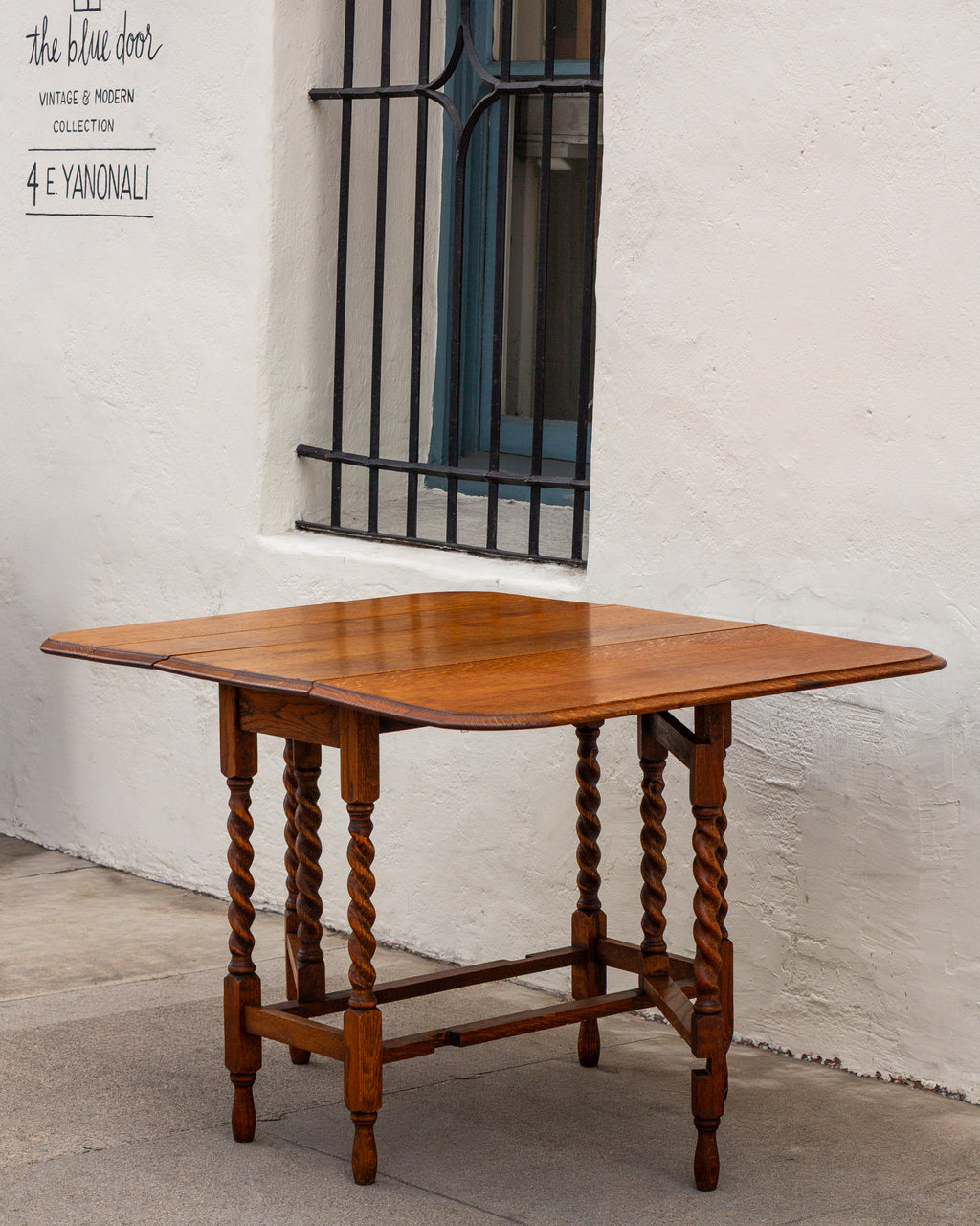 Vintage Drop Leaf Spindle Leg Table