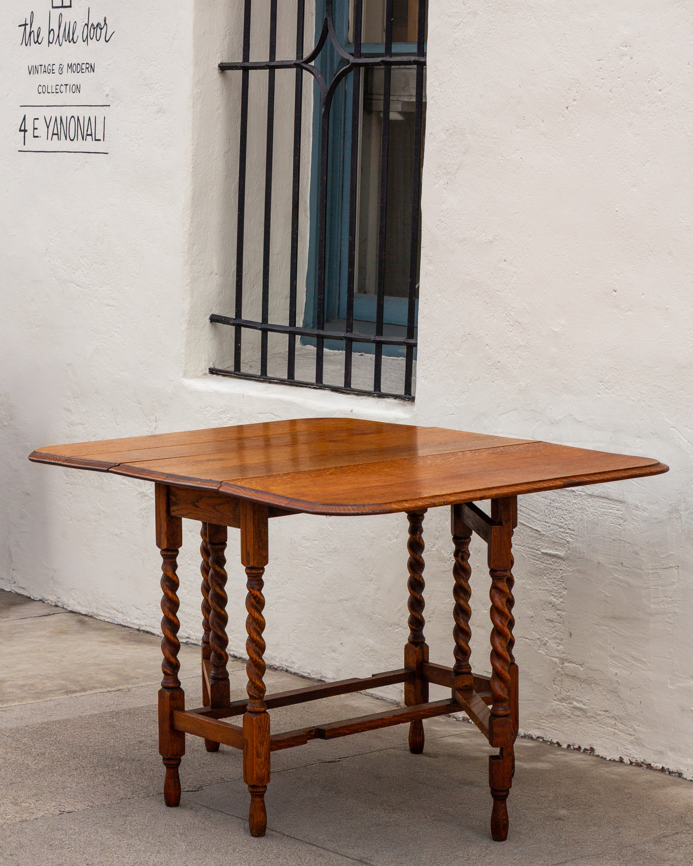 Vintage Drop Leaf Spindle Leg Table