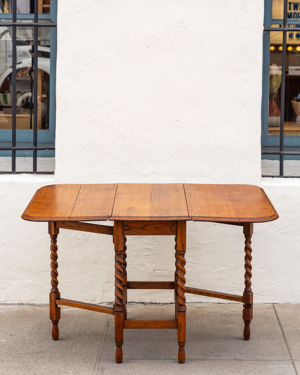 Vintage Drop Leaf Spindle Leg Table