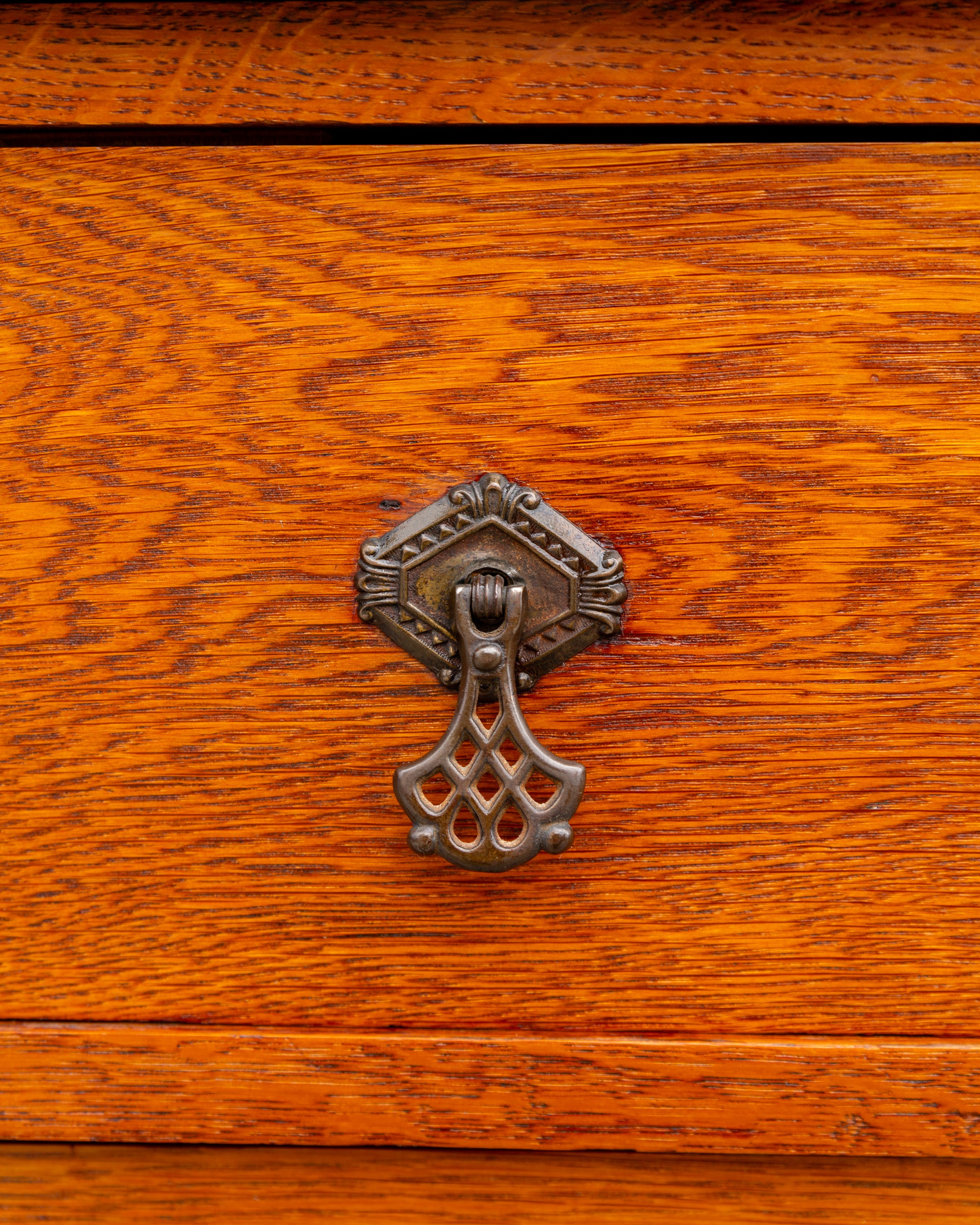 Early 1900's Oak Chest of Drawers