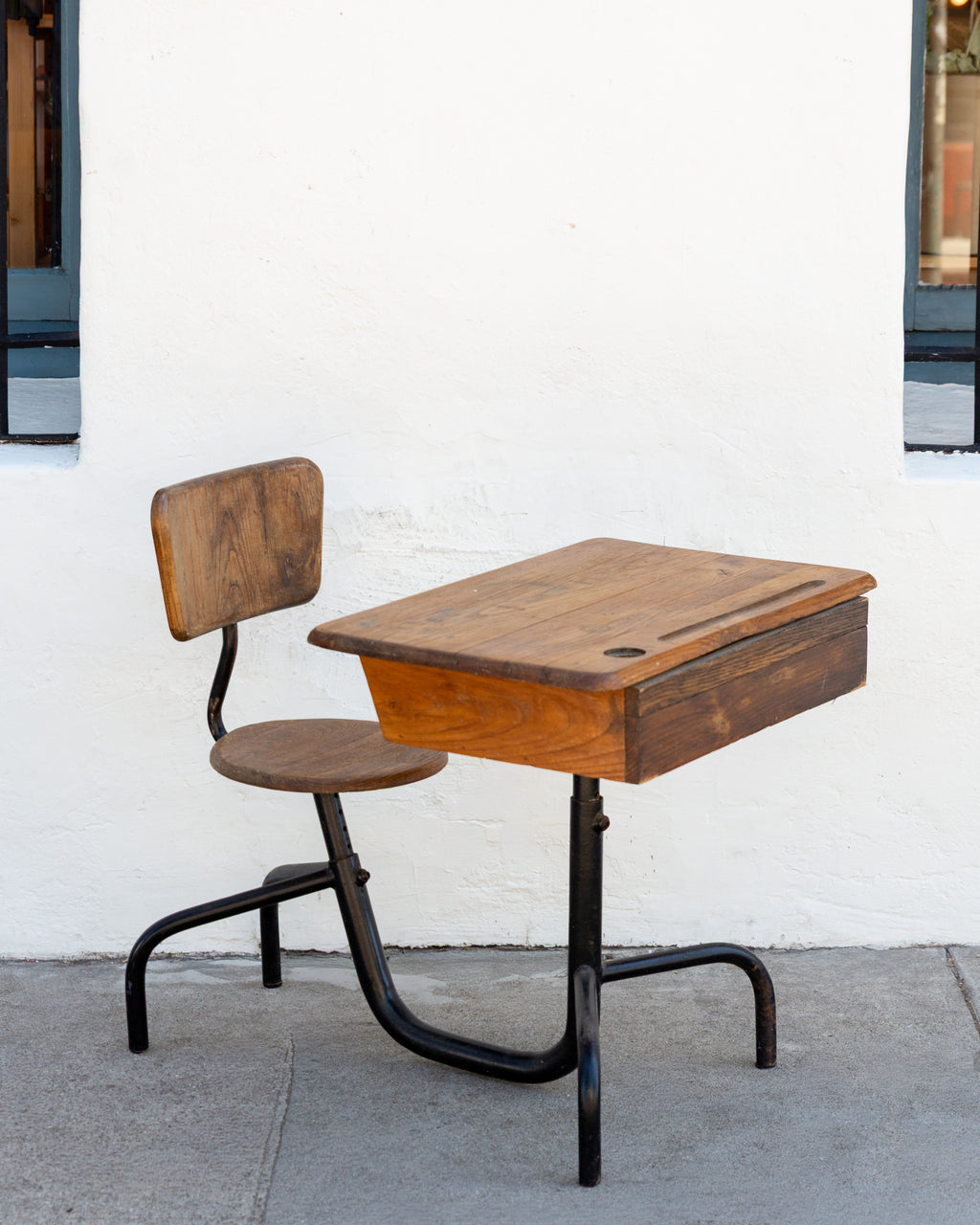 Jean Prouvé Mid-Century Student Desk in Oak and Enameled Steel