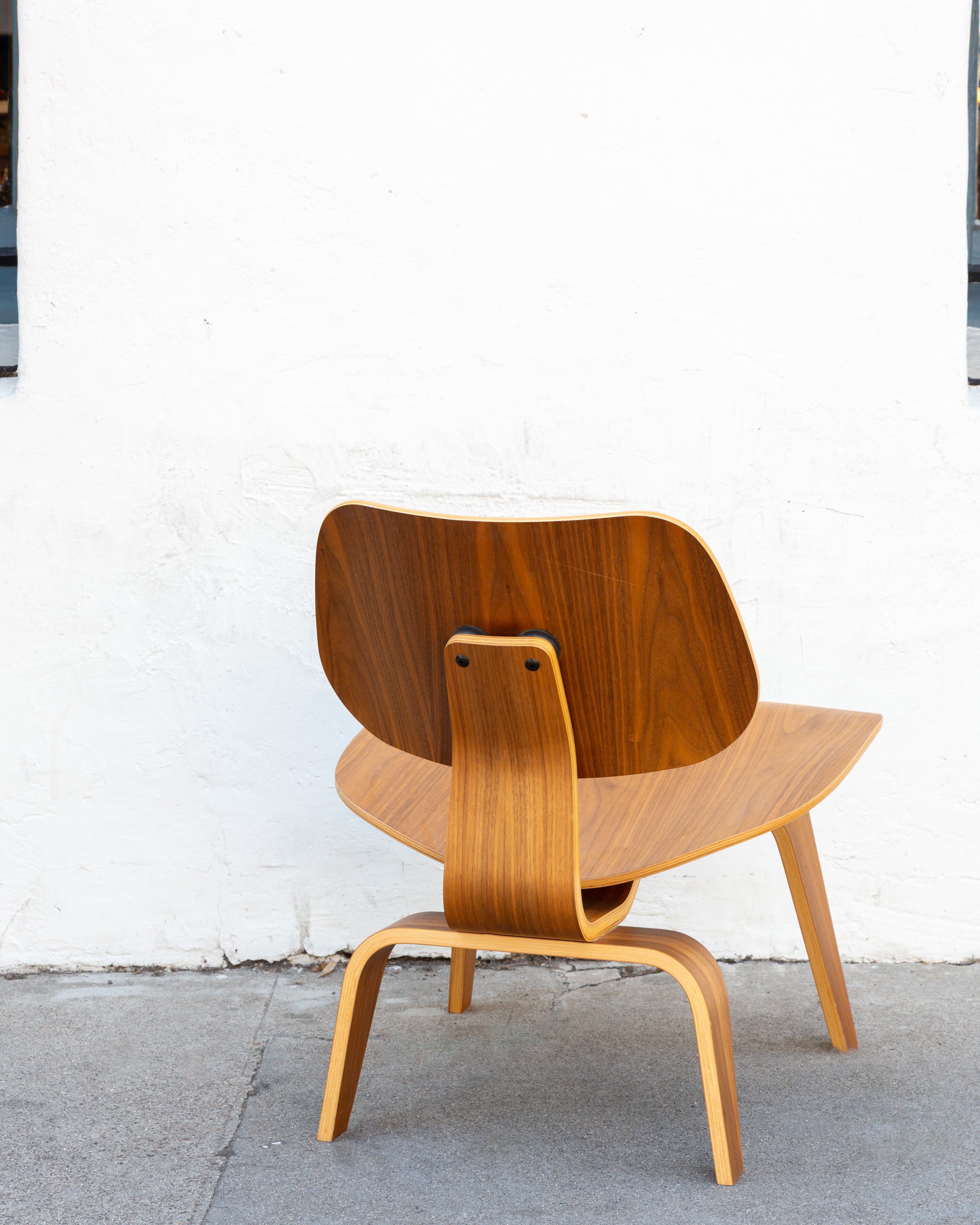 Eames Molded Plywood Lounge Chair in Walnut