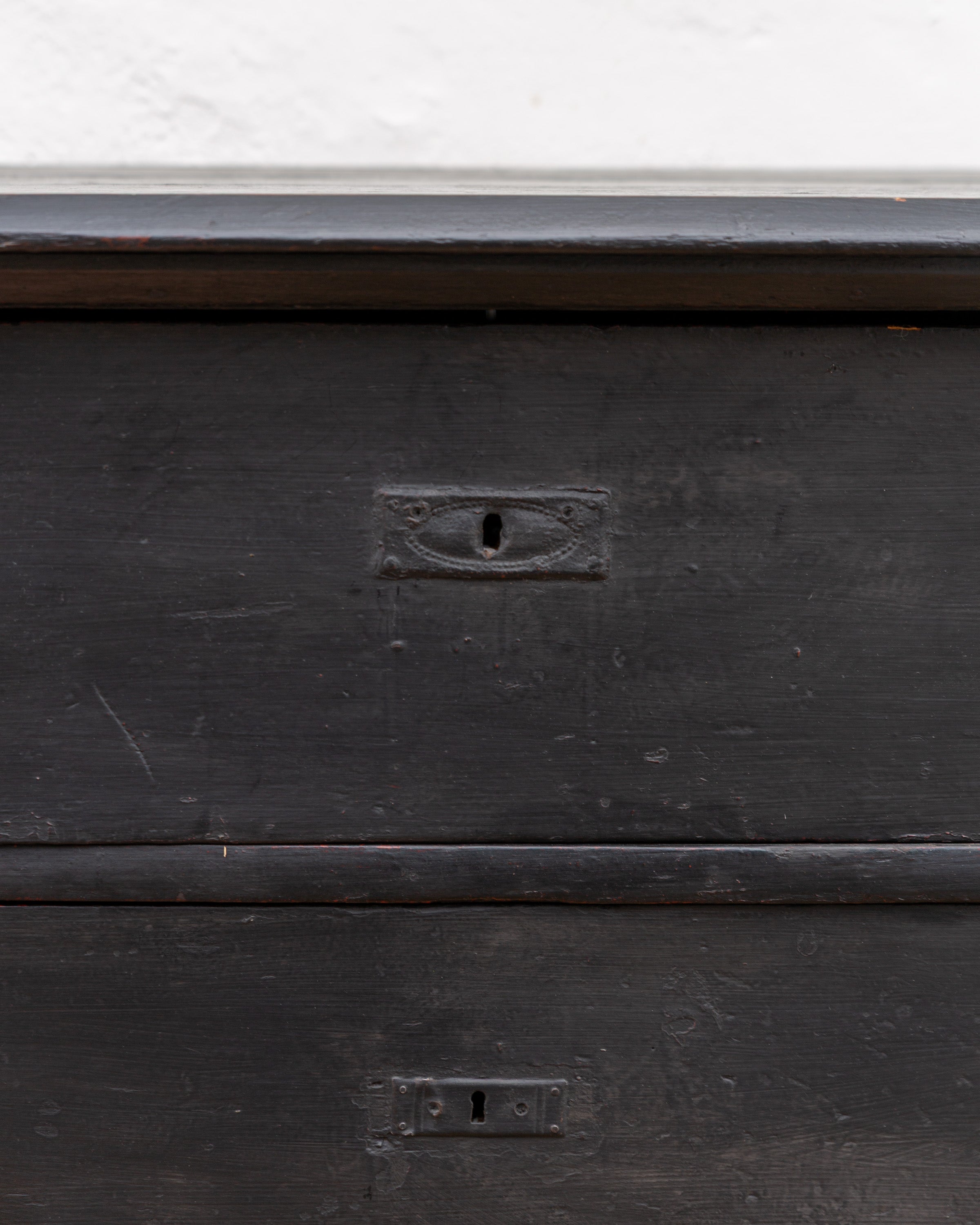 European Hand Waxed Dresser