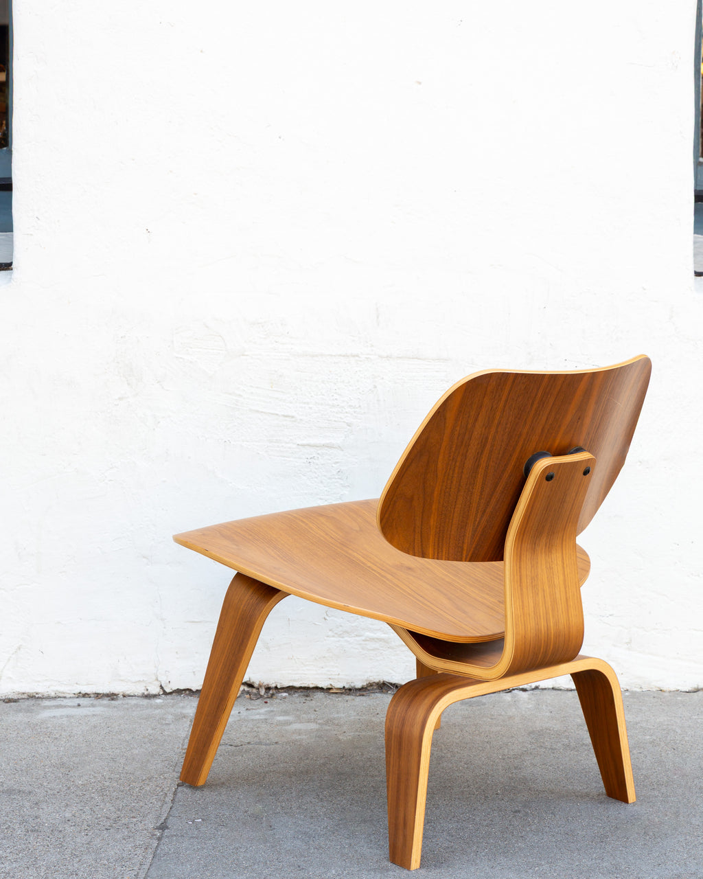 Eames Molded Plywood Lounge Chair in Walnut