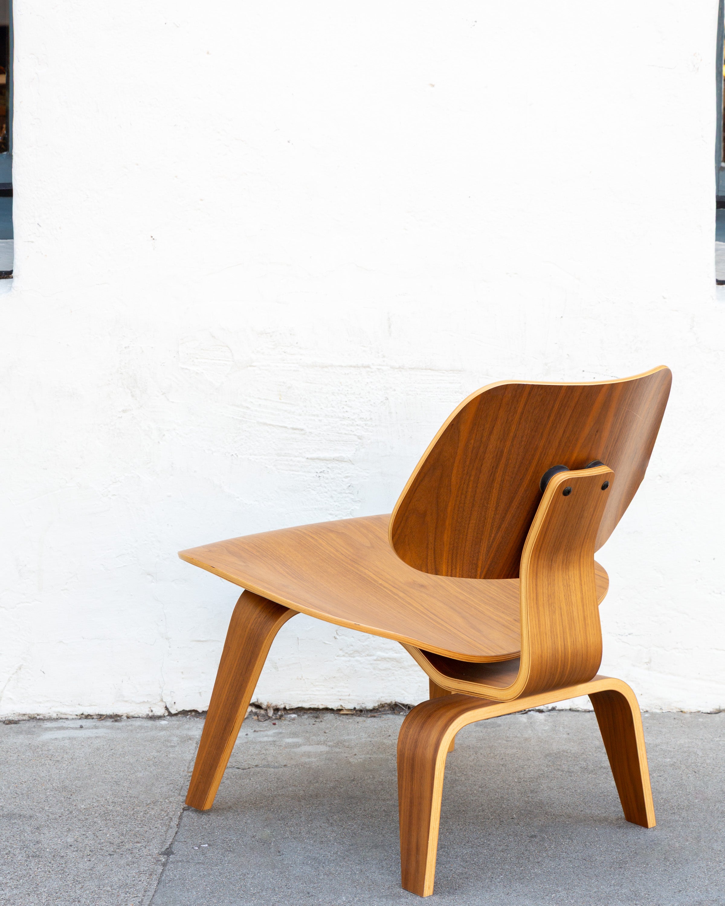 Eames Molded Plywood Lounge Chair in Walnut