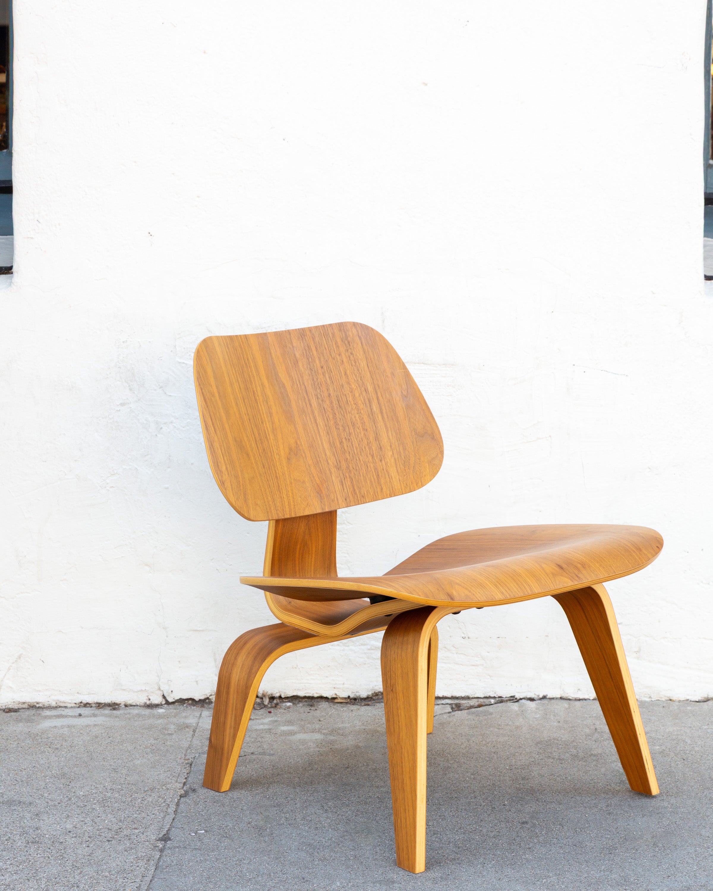 Eames Molded Plywood Lounge Chair in Walnut