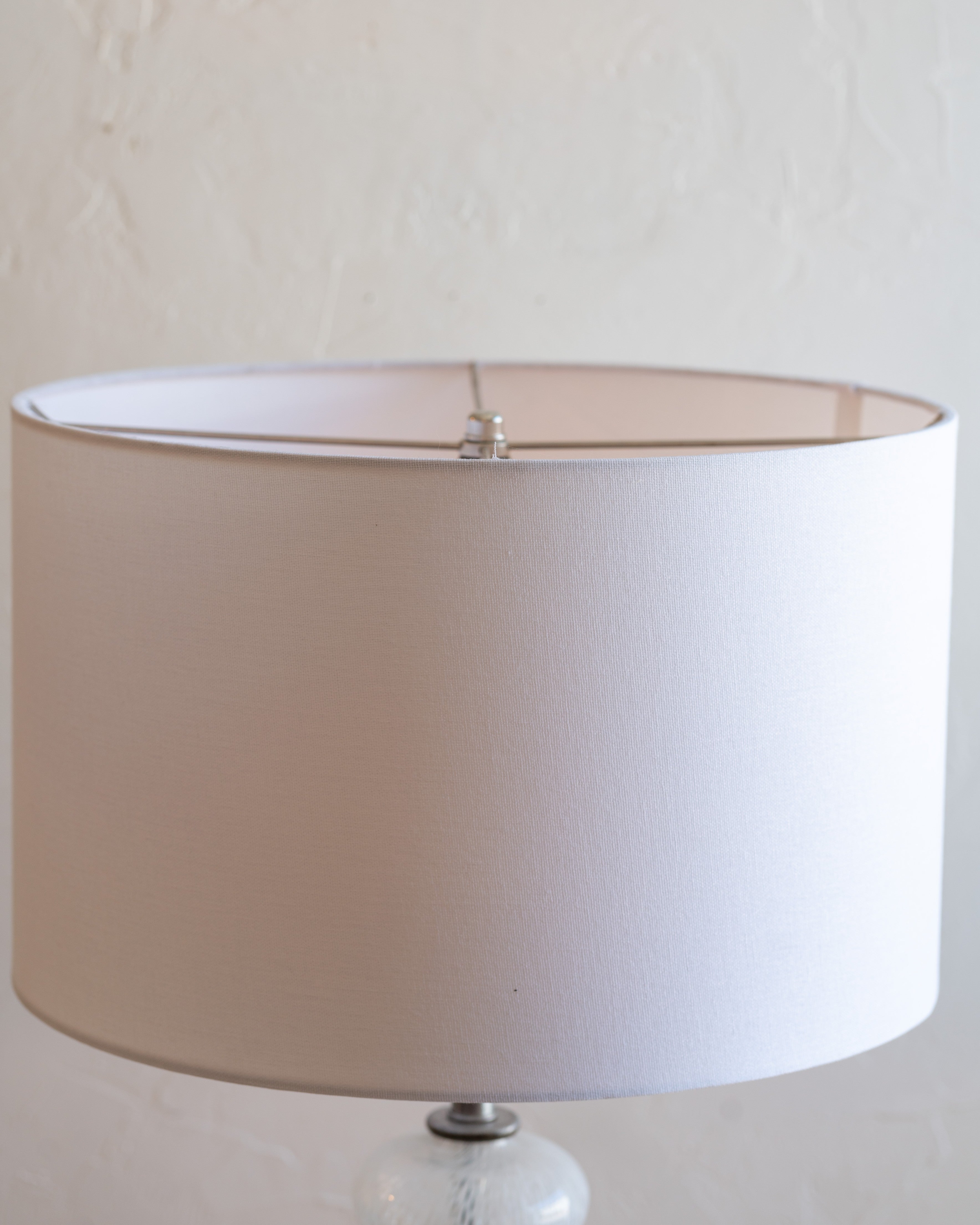 Venetian Murano Art Glass White Lace Pattern New Wiring 3-Way Socket w/ Shade