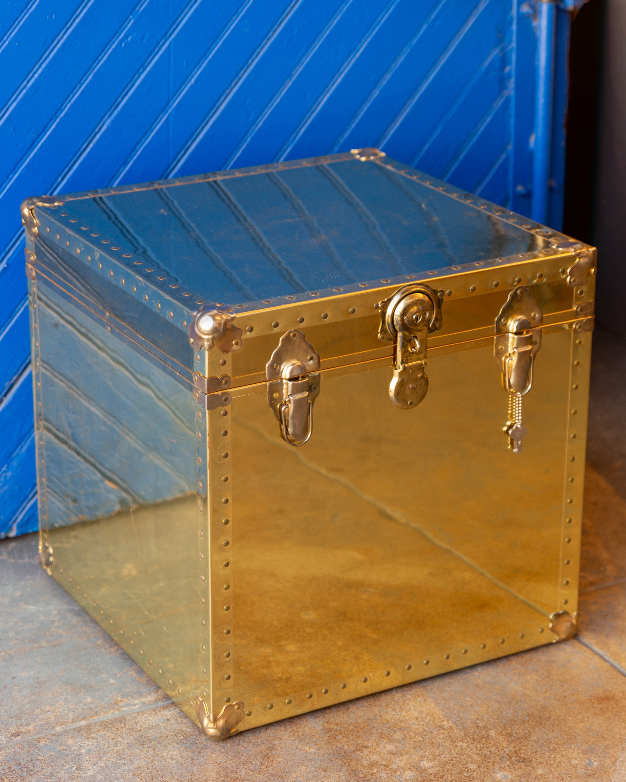 Vintage Brass Trunk with Keys – The Blue Door