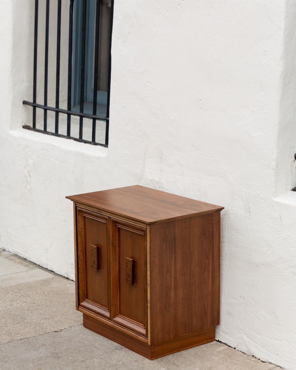Broyhull Mayan 2-Door Nightstand End Table