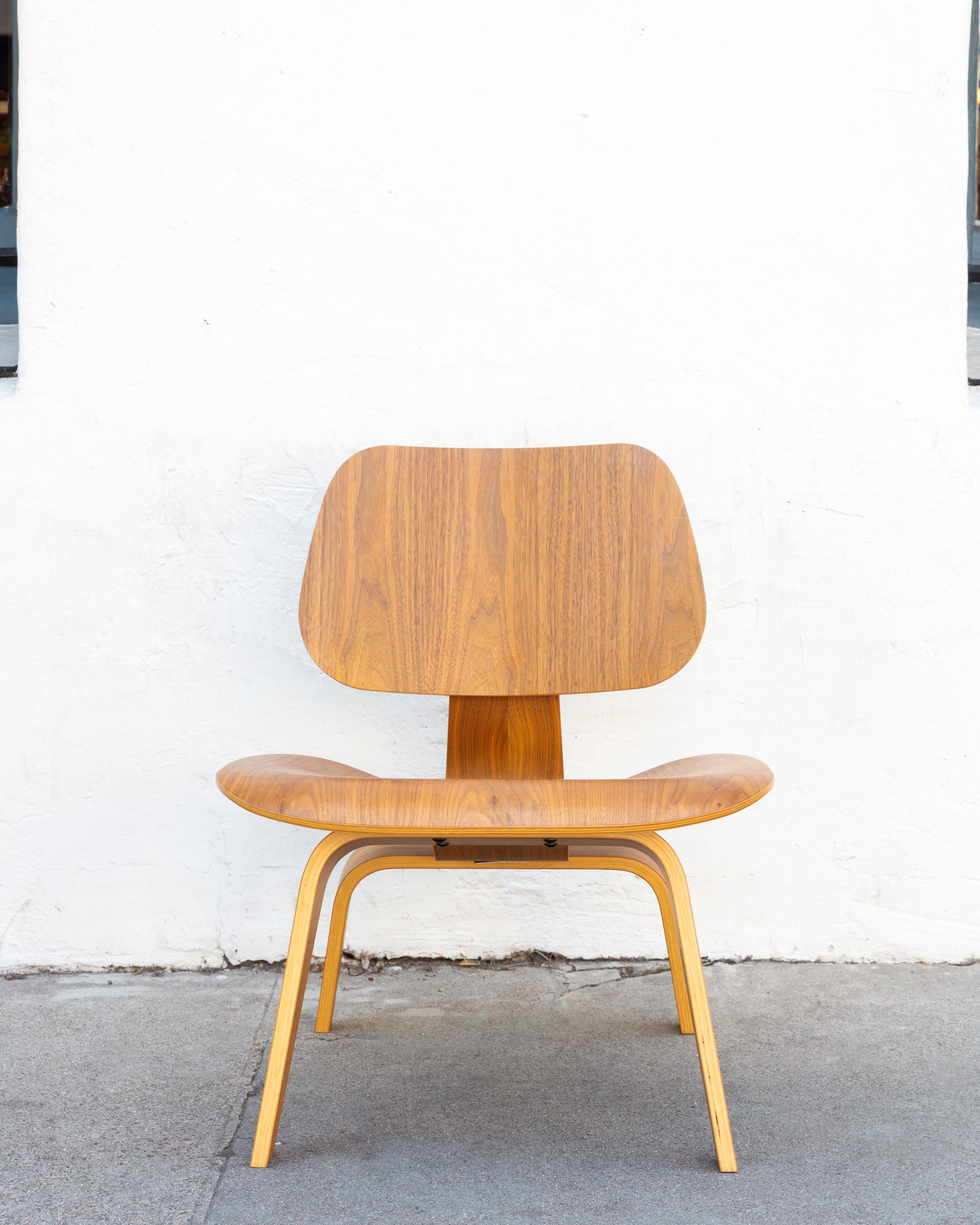 Eames Molded Plywood Lounge Chair in Walnut
