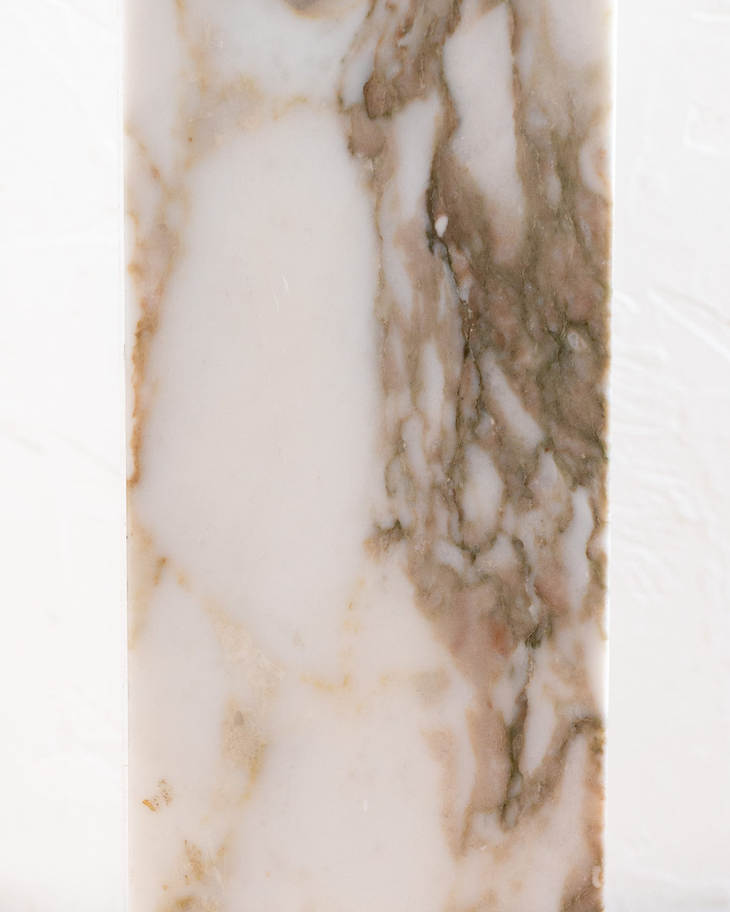 White Calcutta Marble Pair of Lamps by Robsjohn Gibbings for Hansen NYC, 1960's