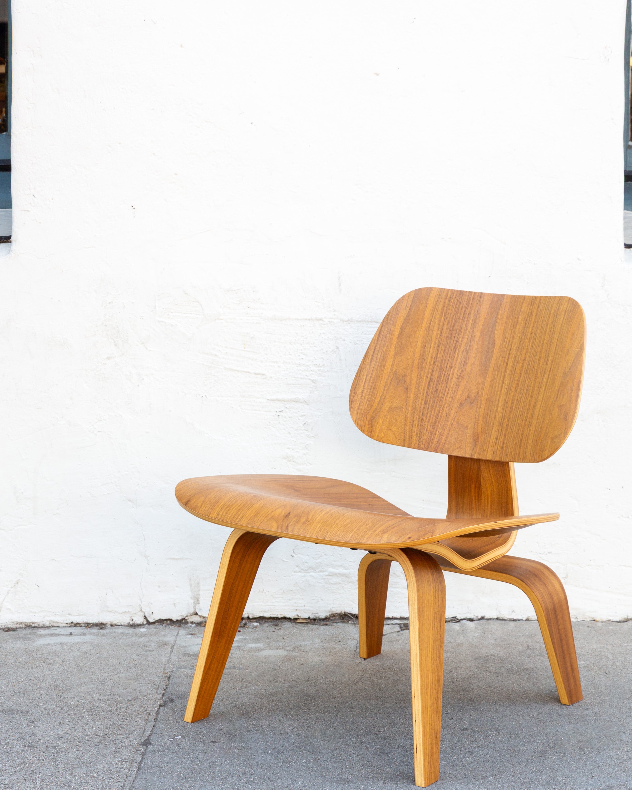 Eames Molded Plywood Lounge Chair in Walnut
